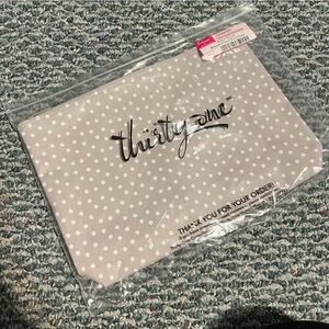 Thirty-One Zipper Pouch